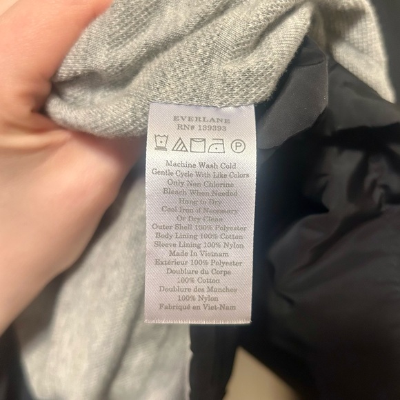 Lightweight Everlane Windbreaker - Picture 5 of 5